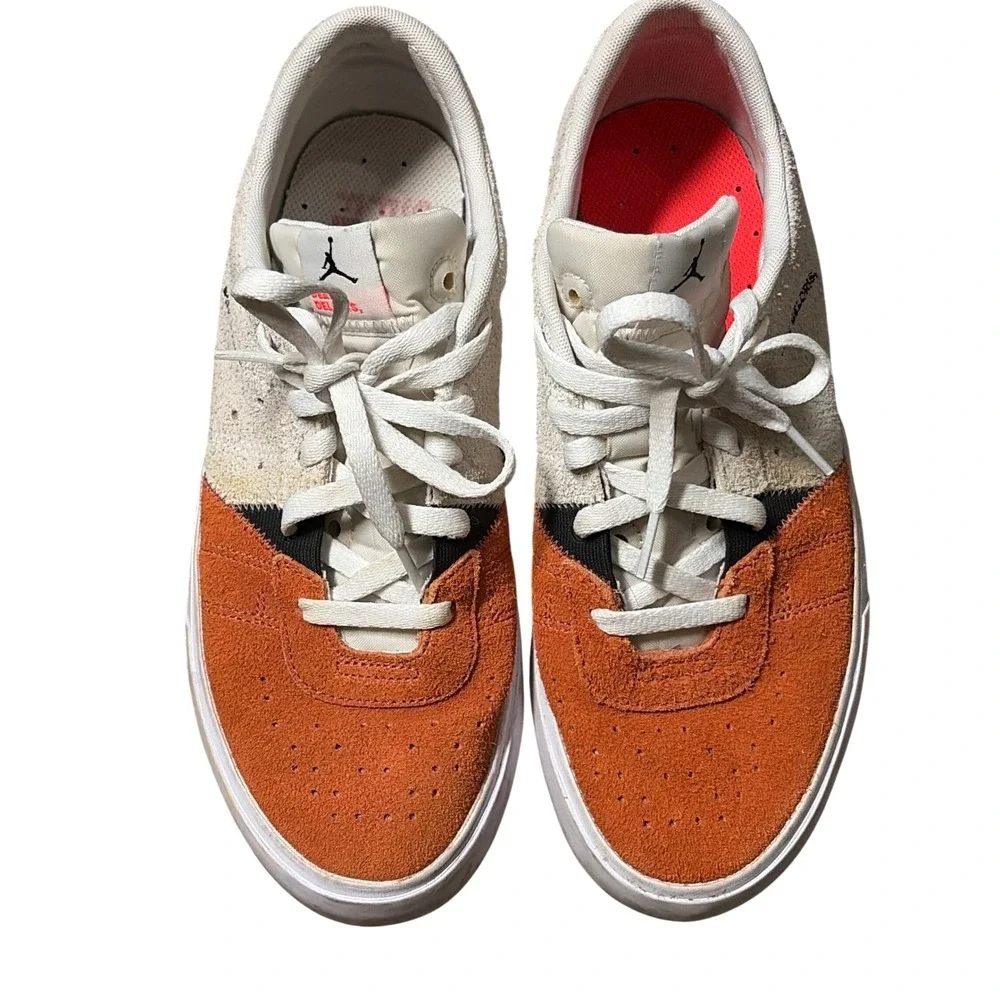 Jordan Series .01‎ Dear Deloris Mens Size 8.5 Sail Orange Suede Low Top Sneakers